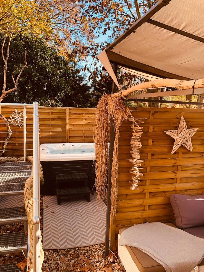 Zirkuswagen Mit Outdoor Whirlpool Und Garten Petershagen-Eggersdorf Экстерьер фото