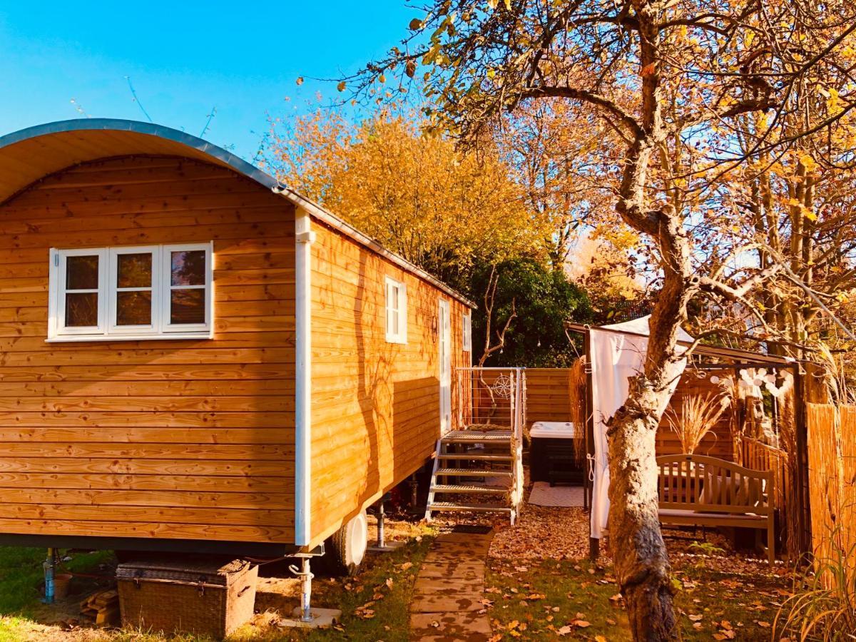 Zirkuswagen Mit Outdoor Whirlpool Und Garten Petershagen-Eggersdorf Экстерьер фото
