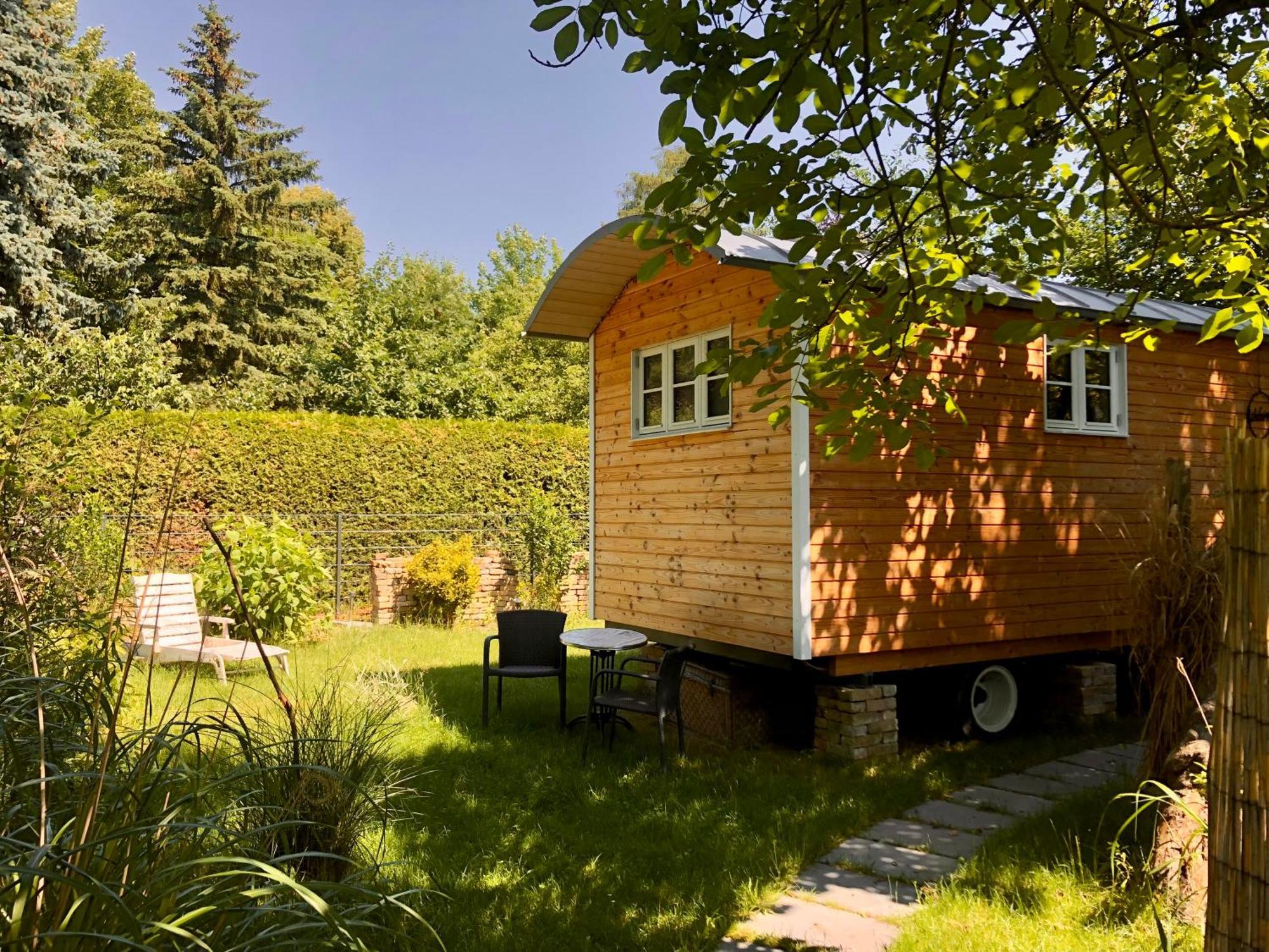 Zirkuswagen Mit Outdoor Whirlpool Und Garten Petershagen-Eggersdorf Экстерьер фото